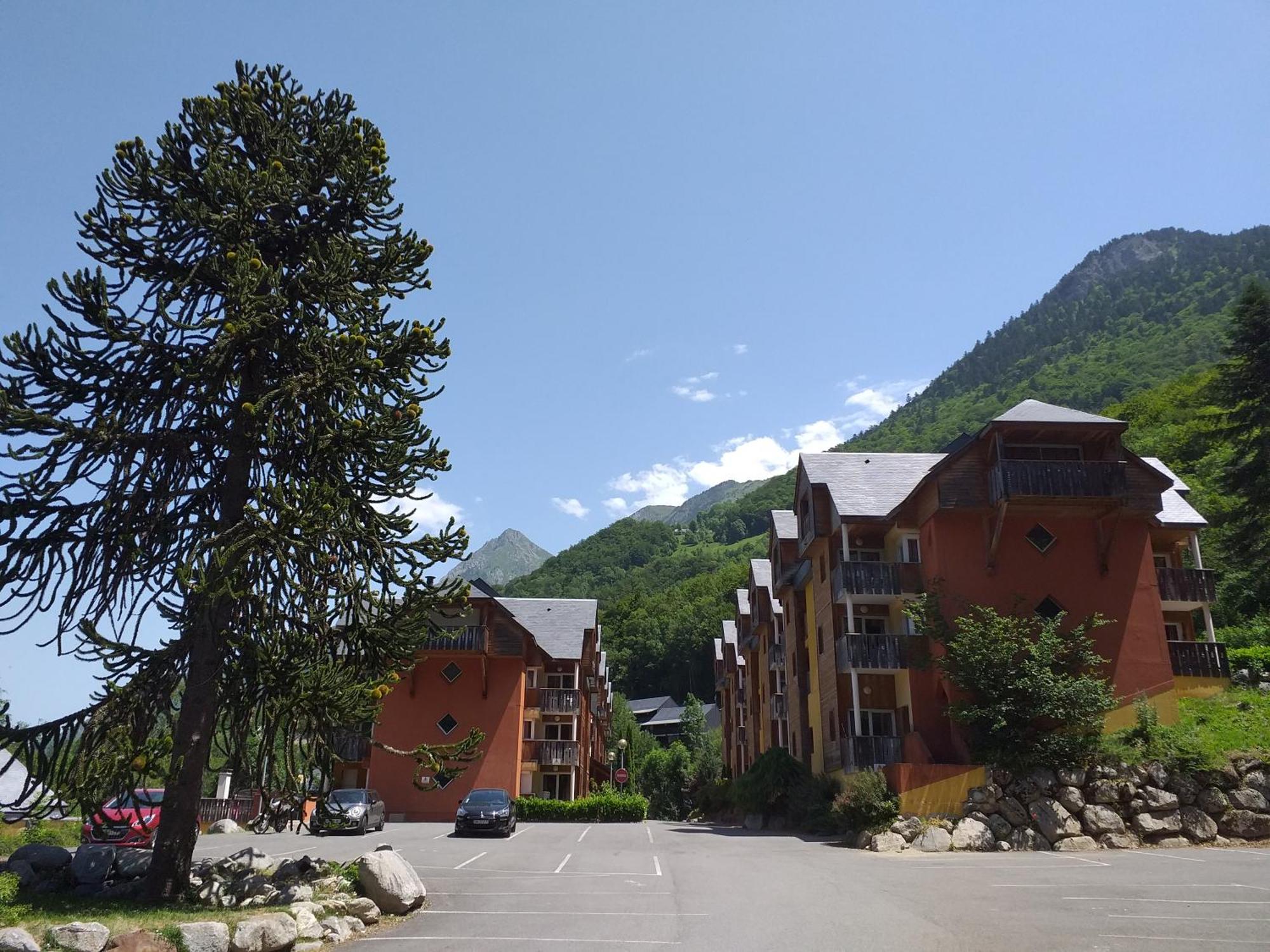 Appartement F2 Au Domaine Des 100 Lacs - Piscine - Sauna - Hammam Cauterets Exterior photo